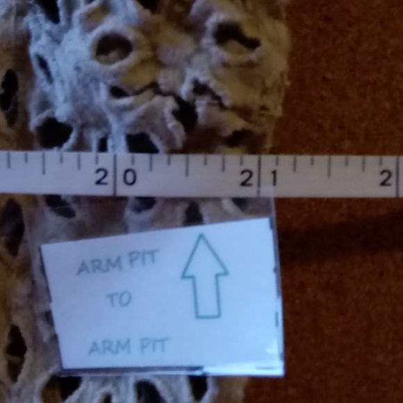 Floral Eyelet Cut Button-Up Shirt - Picture 5 of 6